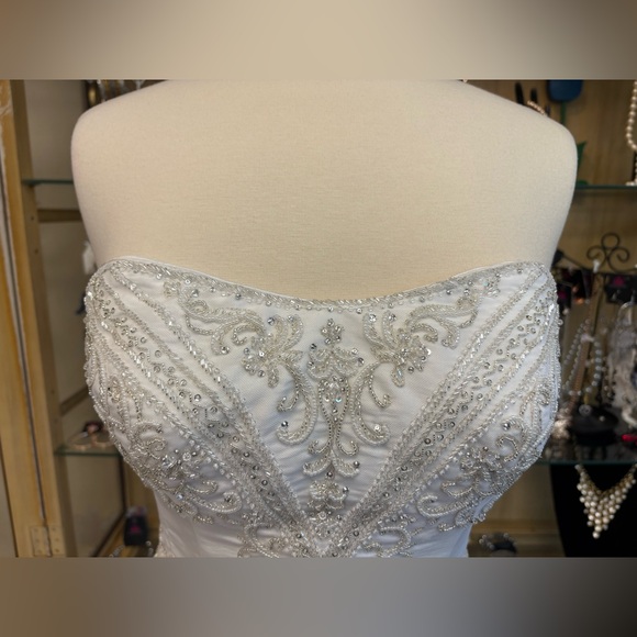 Imperial Elegant Strapless beaded Wedding Dress GORGEOUS!size 12-see pics EUC - Picture 9 of 17